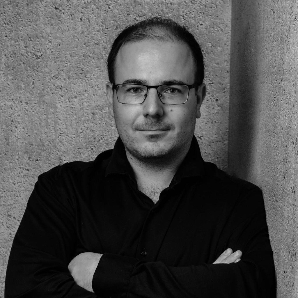 Portrait photo of Thomas Harnisch
